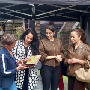 Wereldkookboek uitgereikt aan Roya Kashani